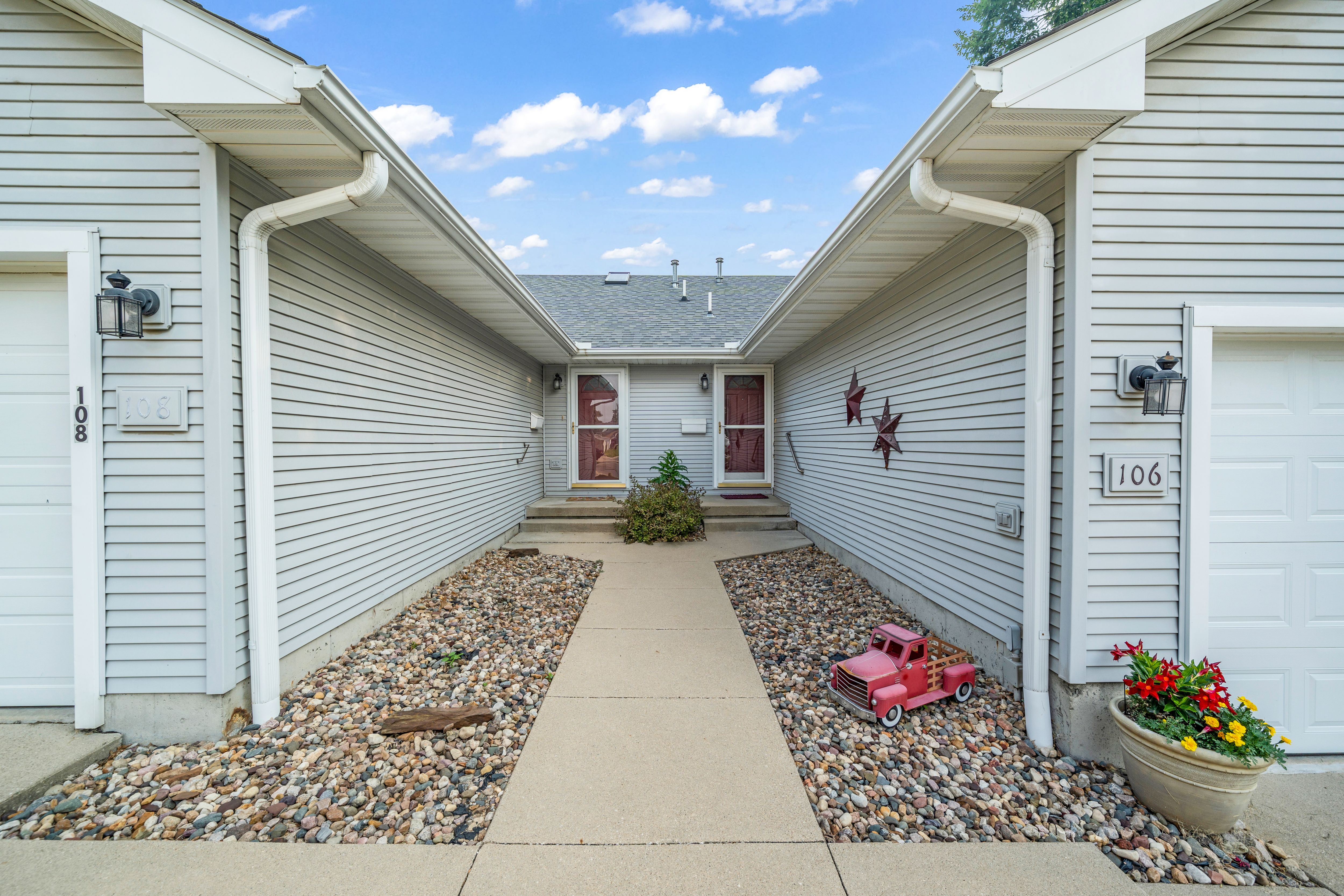 Listing Photo: 106 W Franklin Ave, Indianola, IA 50125-5